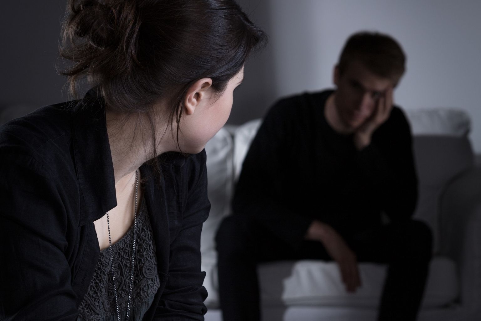 Tradimento doloroso: un duro colpo per tre segni zodiacali nei prossimi giorni