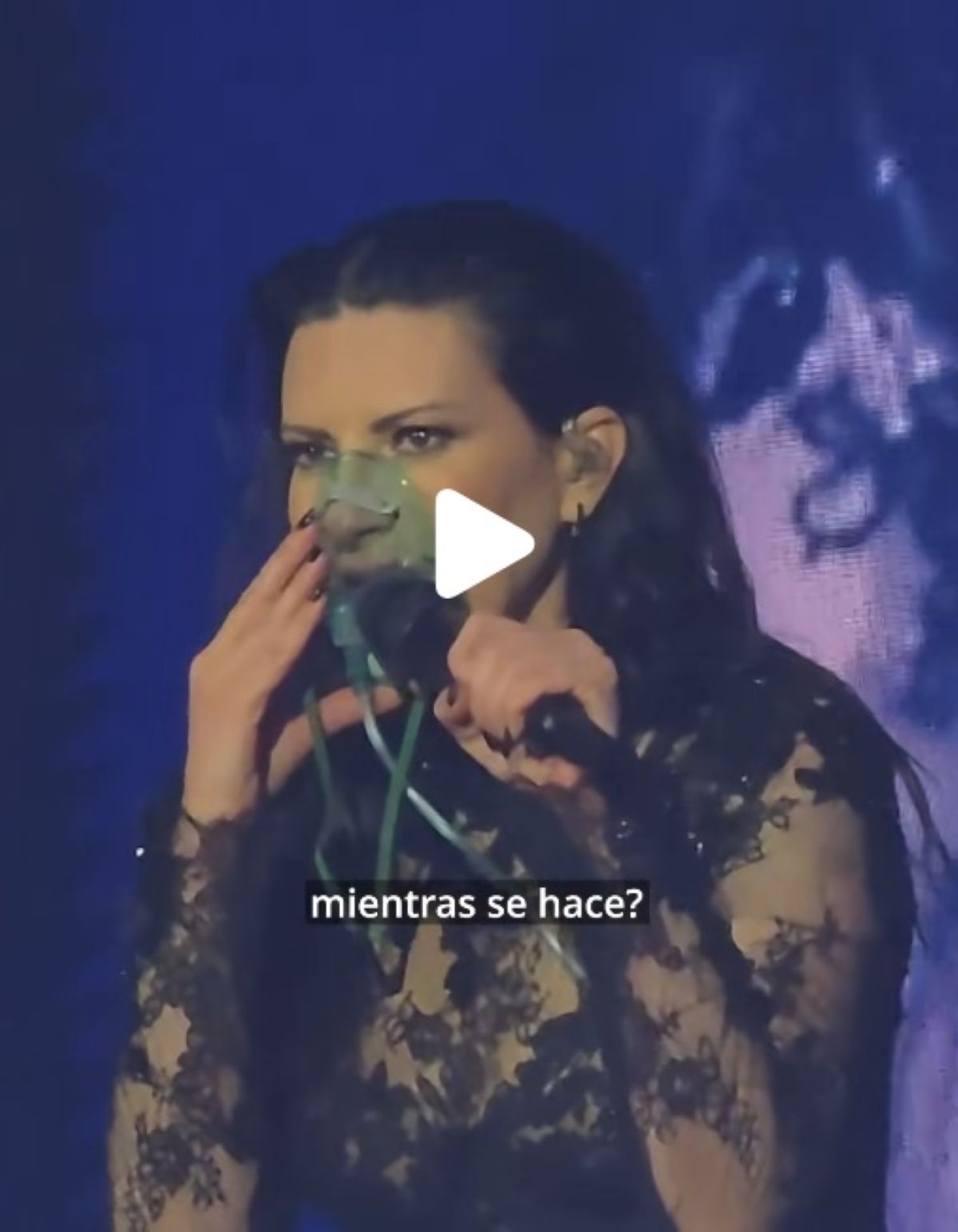 pausini concerto maschera ossigeno