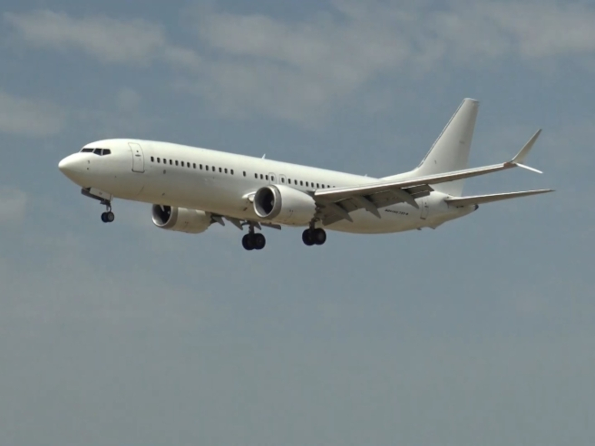 Finestrino di aereo rotto