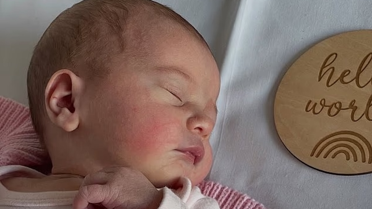 “È nata, è perfetta”: fiocco rosa per la vip della tv, ora mamma bis